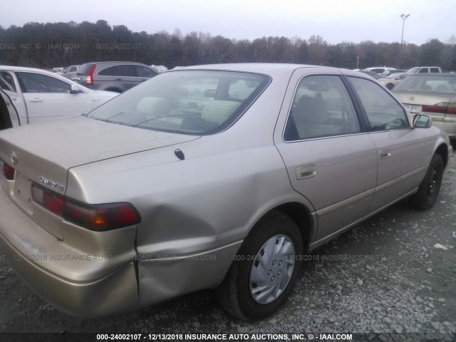 4T1BG22K4WU860737 - 1998 TOYOTA CAMRY CE/LE/XLE TAN photo 4