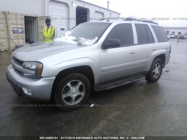 1GNDS13S952179074 - 2005 CHEVROLET TRAILBLAZER LS/LT GRAY photo 2