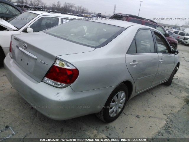 4T1BE32K75U065126 - 2005 TOYOTA CAMRY LE/XLE/SE SILVER photo 4