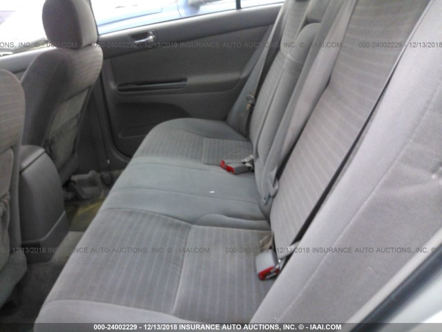 4T1BE32K75U065126 - 2005 TOYOTA CAMRY LE/XLE/SE SILVER photo 8