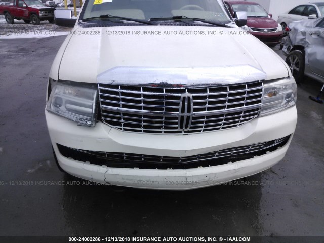 5LMFU28517LJ03472 - 2007 LINCOLN NAVIGATOR WHITE photo 6