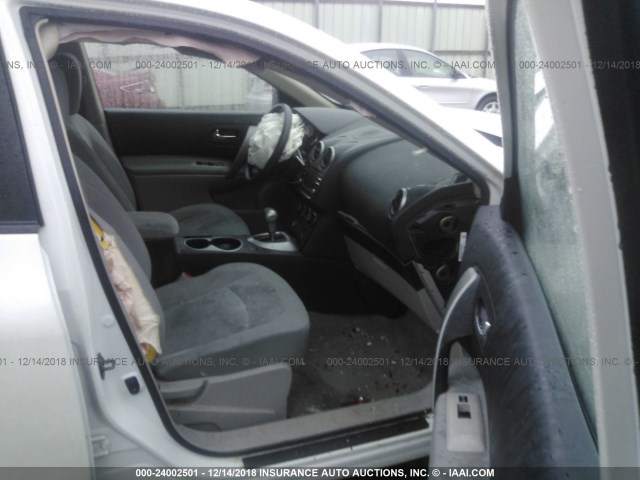 JN8AS5MT6CW264619 - 2012 NISSAN ROGUE S/SV WHITE photo 5