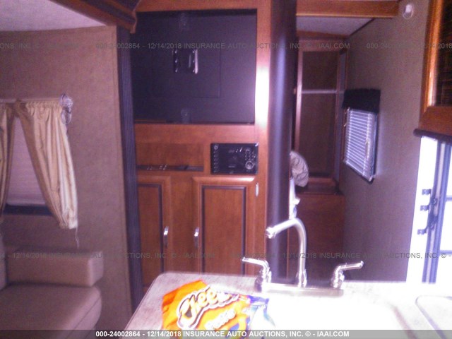 4X4TVBG25H4108064 - 2017 FOREST RIVER VIBE  Бежевий фото 5