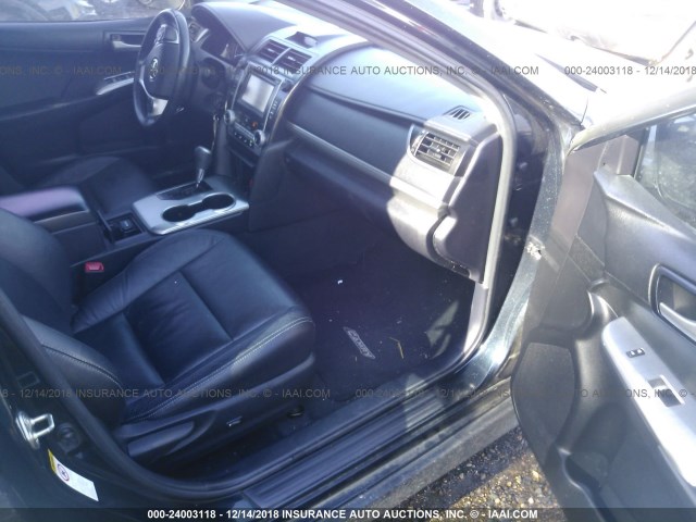 4T1BF1FK1EU447406 - 2014 TOYOTA CAMRY L/SE/LE/XLE 深蓝色 照片 5