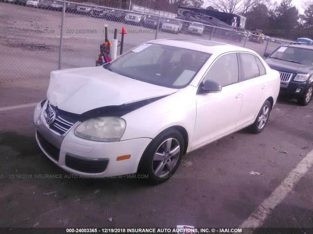 3VWRM71K49M081788 - 2009 VOLKSWAGEN JETTA SE/SEL WHITE photo 2