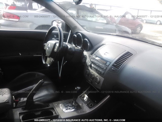 1N4BL11D35C389557 - 2005 NISSAN ALTIMA SE/SL/SE-R SILVER photo 5