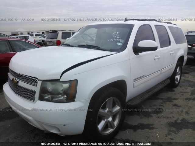 1GNSCJE02BR217005 - 2011 CHEVROLET SUBURBAN C1500 LT WHITE photo 2