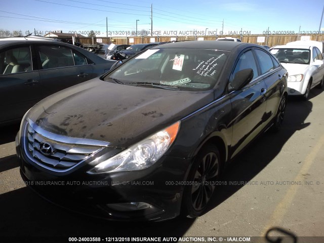 5NPEC4AC2CH422131 - 2012 HYUNDAI SONATA SE/LIMITED BLACK photo 2