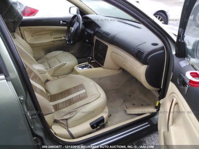 WVWRH63B24P096226 - 2004 VOLKSWAGEN PASSAT GLX 绿色 照片 5