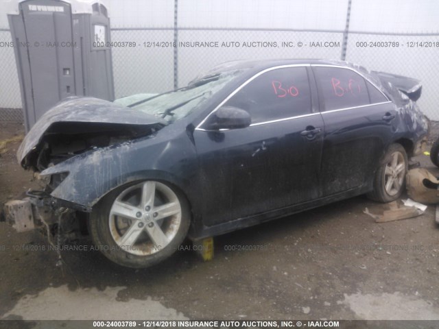 4T1BF1FK4EU409863 - 2014 TOYOTA CAMRY L/SE/LE/XLE Qara foto 2