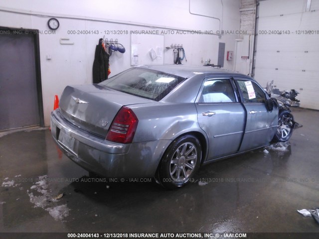 2C3KA63H16H244291 - 2006 CHRYSLER 300C SILVER photo 4