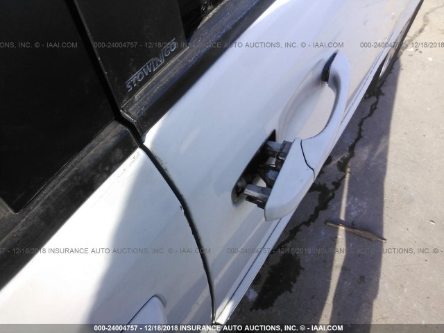 2D8HN44E89R585299 - 2009 DODGE GRAND CARAVAN SE WHITE photo 6