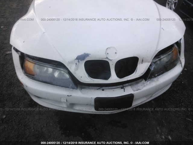 4USCH7327WLD15670 - 1998 BMW Z3 1.9 WHITE photo 6