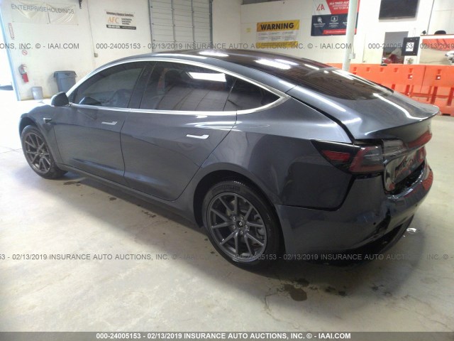 5YJ3E1EA1JF030598 - 2018 TESLA MODEL 3 GRAY photo 3