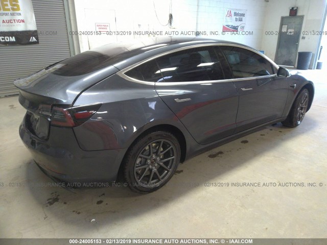 5YJ3E1EA1JF030598 - 2018 TESLA MODEL 3 GRAY photo 4