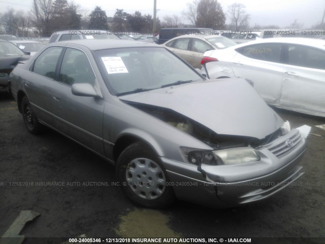 4T1BG22KXVU006432 - 1997 TOYOTA CAMRY CE/LE/XLE GOLD photo 1