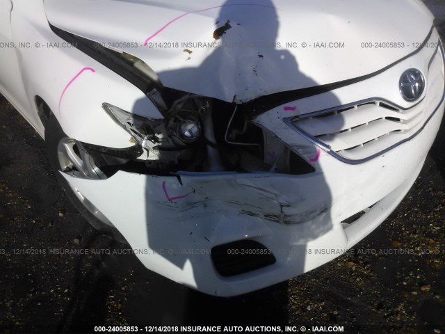 4T4BF3EK2BR154631 - 2011 TOYOTA CAMRY SE/LE/XLE 白色 照片 6
