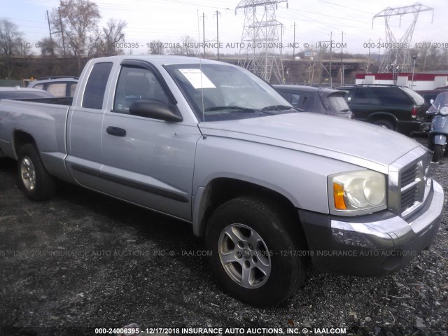 1D7HE42K65S148603 - 2005 DODGE DAKOTA SLT SILVER photo 1