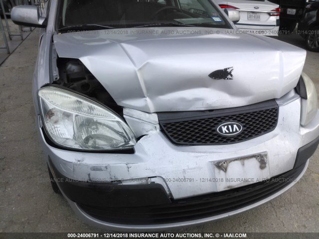 KNADE123X86394337 - 2008 KIA RIO LX/SX SILVER photo 6