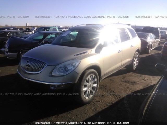 5GAKRCED2BJ136897 - 2011 BUICK ENCLAVE CXL GOLD photo 2