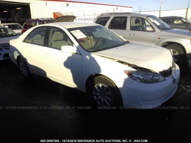 4T1BE32K85U424970 - 2005 TOYOTA CAMRY LE/XLE/SE WHITE photo 1