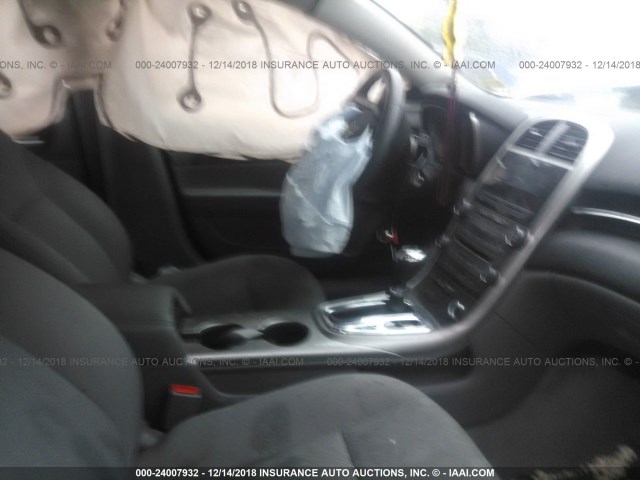 1G11A5SAXDF347044 - 2013 CHEVROLET MALIBU LS WHITE photo 5