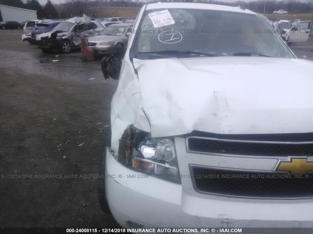 1GNFK16398J120971 - 2008 CHEVROLET SUBURBAN K1500 LS WHITE photo 6