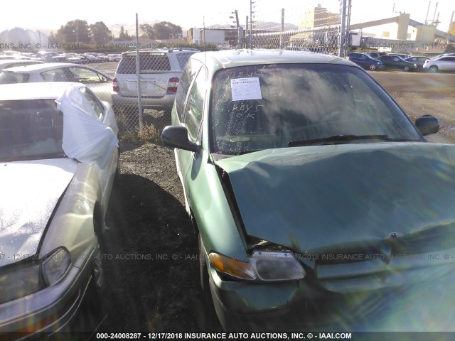 2B4GP25R8XR260656 - 1999 DODGE CARAVAN GREEN photo 1