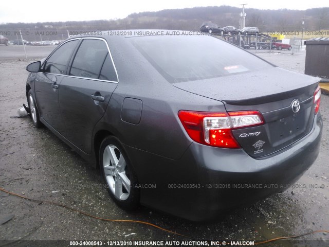 4T1BF1FK3EU379657 - 2014 TOYOTA CAMRY L/SE/LE/XLE 银色 照片 3