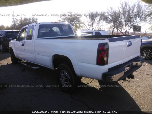 1GCHC29U94E290923 - 2004 CHEVROLET SILVERADO C2500 HEAVY DUTY WHITE photo 3