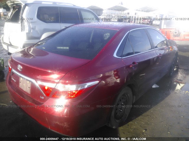 4T1BF1FK8GU521794 - 2016 TOYOTA CAMRY LE/XLE/SE/XSE RED photo 4