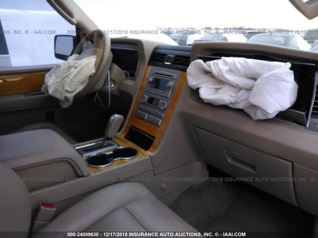 5LMFU27538LJ10684 - 2008 LINCOLN NAVIGATOR 棕色 照片 5