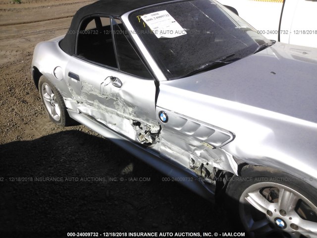 4USCN33462LK52314 - 2002 BMW Z3 2.5 SILVER photo 6