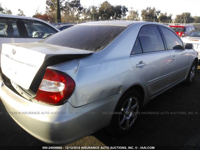 4T1BE32K13U732611 - 2003 TOYOTA CAMRY LE/XLE/SE SILVER photo 4