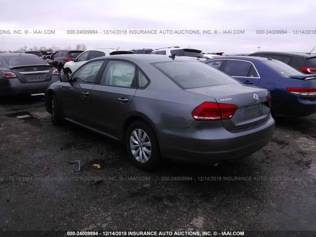 1VWAT7A3XFC080036 - 2015 VOLKSWAGEN PASSAT S GRAY photo 3