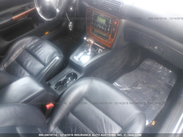 WVWWH63B34E063282 - 2004 VOLKSWAGEN PASSAT GLX SILVER photo 5