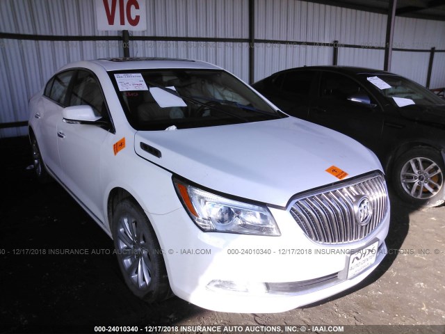 1G4GB5G37GF141480 - 2016 BUICK LACROSSE WHITE photo 1