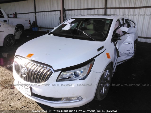 1G4GB5G37GF141480 - 2016 BUICK LACROSSE WHITE photo 2