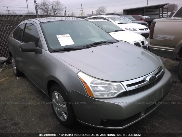 1FAHP32N78W279261 - 2008 FORD FOCUS S/SE GRAY photo 1