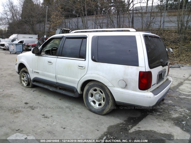 5LMPU28L3WLJ52299 - 1998 LINCOLN NAVIGATOR 白色 照片 3