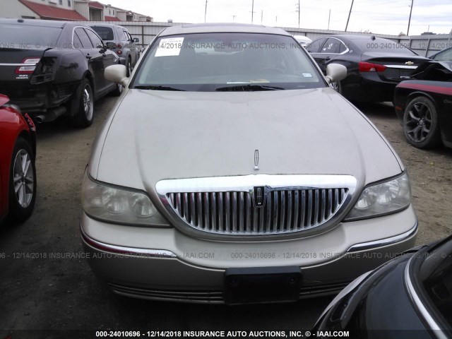 1LNHM82W16Y650131 - 2006 LINCOLN TOWN CAR SIGNATURE LIMITED GOLD photo 6