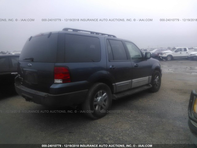 1FMFU15525LA49677 - 2005 FORD EXPEDITION XLT BLUE photo 4