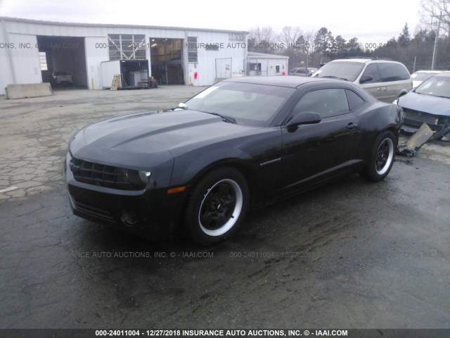 2G1FE1ED5B9212472 - 2011 CHEVROLET CAMARO LS BLACK photo 2