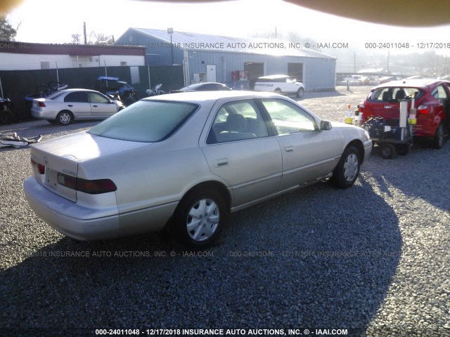 4T1BG22K9WU221527 - 1998 TOYOTA CAMRY CE/LE/XLE GOLD photo 4