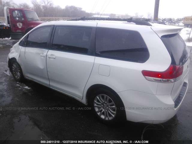 5TDYK3DC4DS394480 - 2013 TOYOTA SIENNA XLE/LIMITED WHITE photo 3