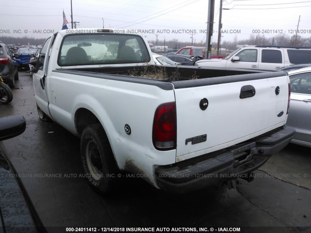 1FTSF30L82EA79975 - 2002 FORD F350 SRW SUPER DUTY WHITE photo 3