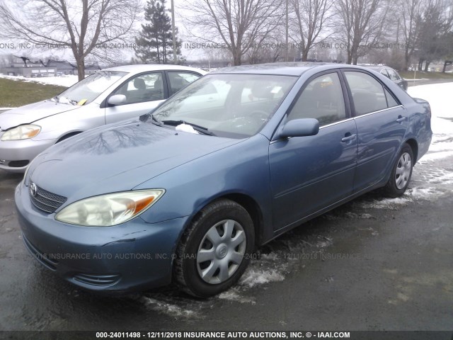 4T1BE32K93U743453 - 2003 TOYOTA CAMRY LE/XLE/SE BLUE photo 2