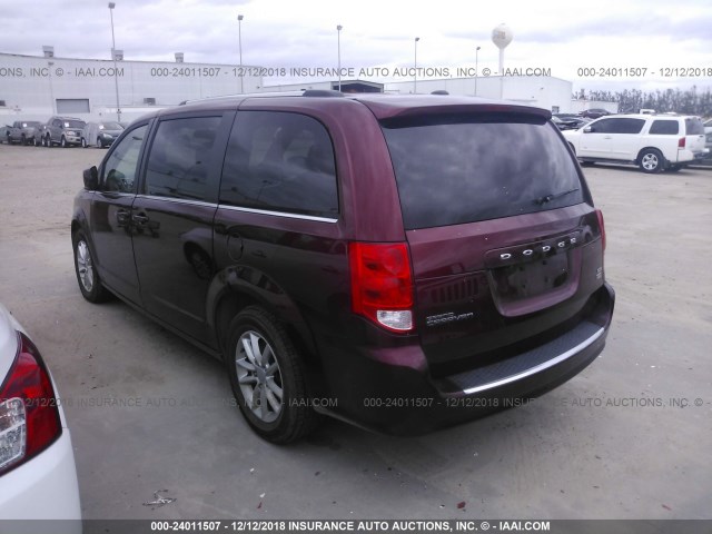 2C4RDGCGXJR215518 - 2018 DODGE GRAND CARAVAN SXT MAROON photo 3