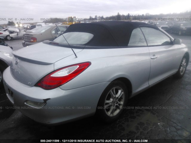 4T1FA38P77U117275 - 2007 TOYOTA CAMRY SOLARA SE/SLE ვერცხლისფერი ფოტო 4