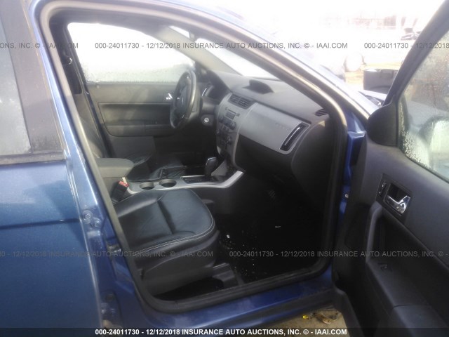 1FAHP35N78W236342 - 2008 FORD FOCUS SE/SEL/SES BLUE photo 5